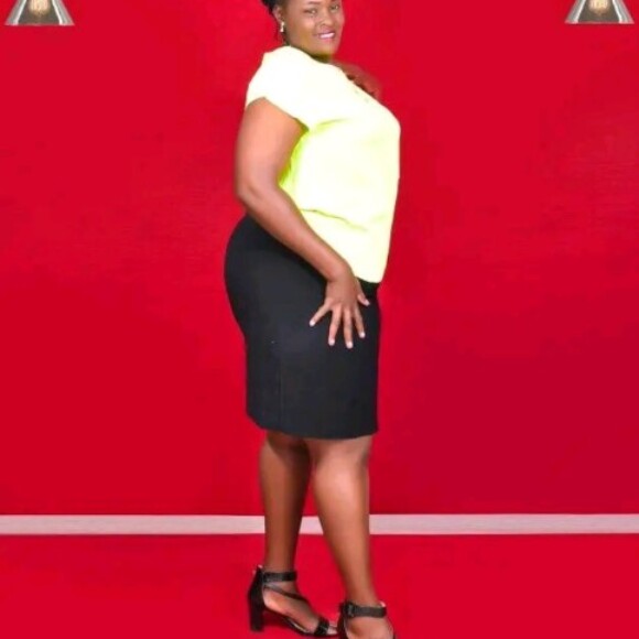 Profile picture of Liz sheshi